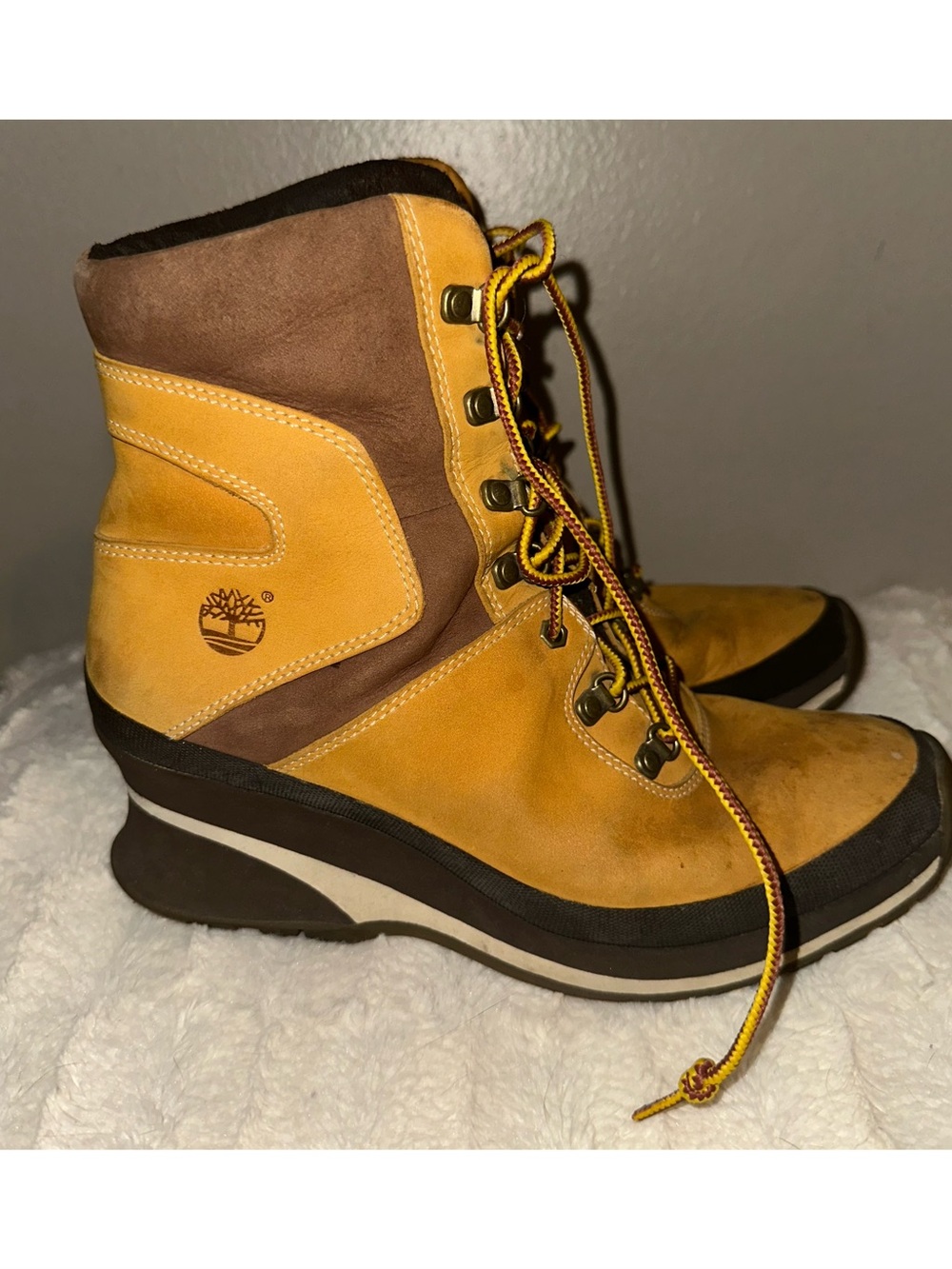 Sz7.5 Timberland Women's Yellow and Brown Wedge Lace-Up Boots